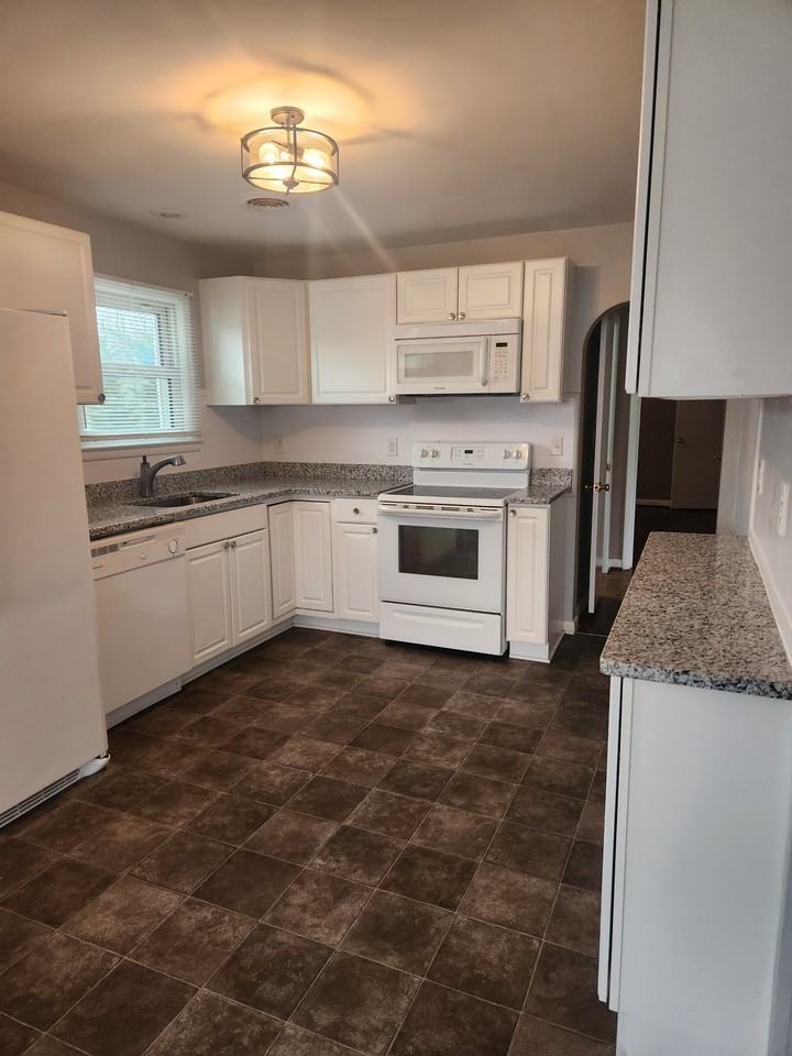 11837 Robinwood Dr #NA - Photo 3 of 21