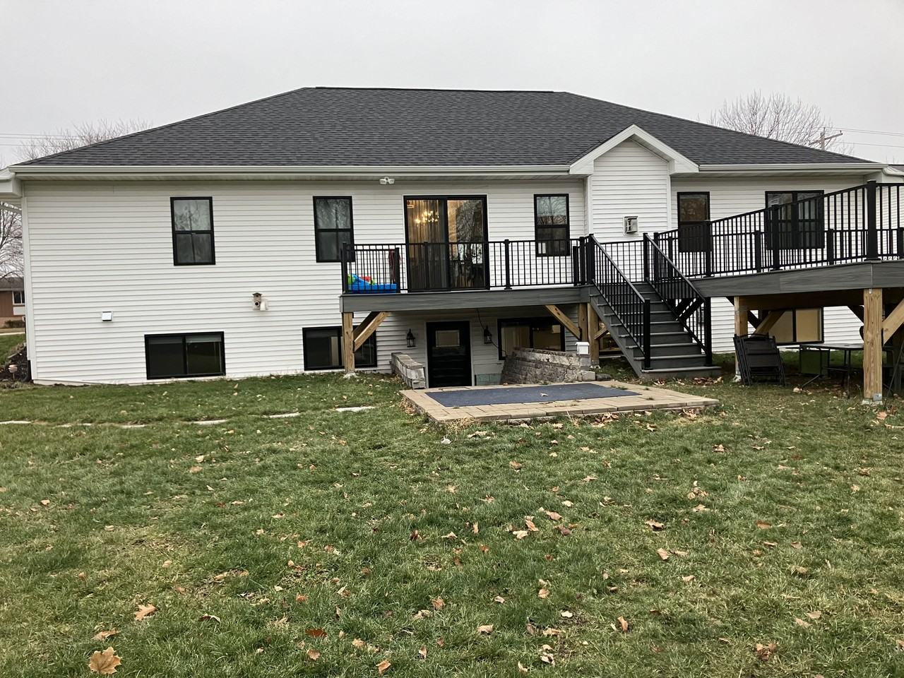 2891 Manitowoc Rd - Photo 2 of 16