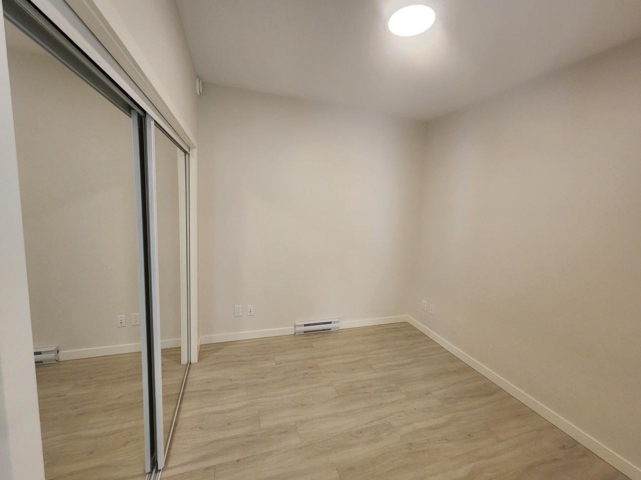 810 Orono Ave #405 - Photo 7 of 14