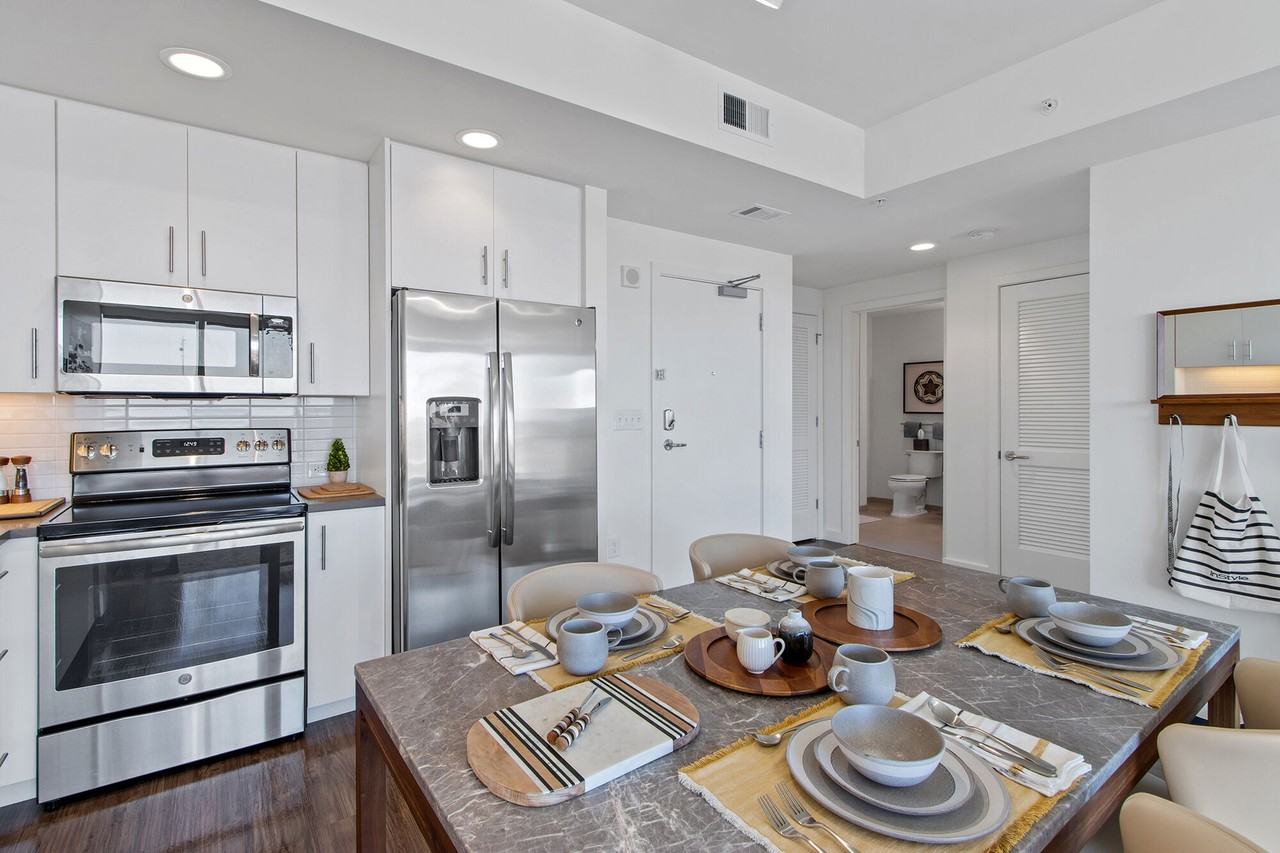 One City Center Apartments - Photo 5 of 36