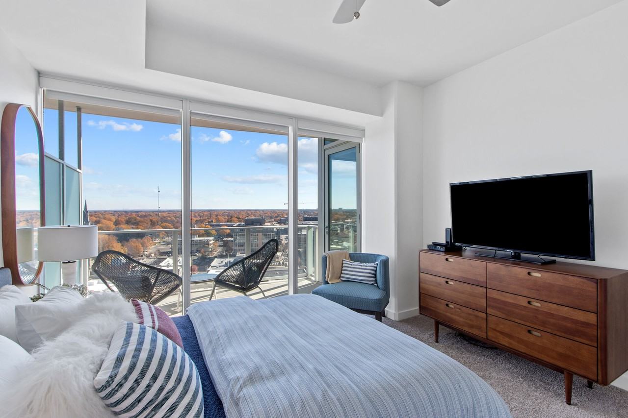 One City Center Apartments - Photo 6 of 36