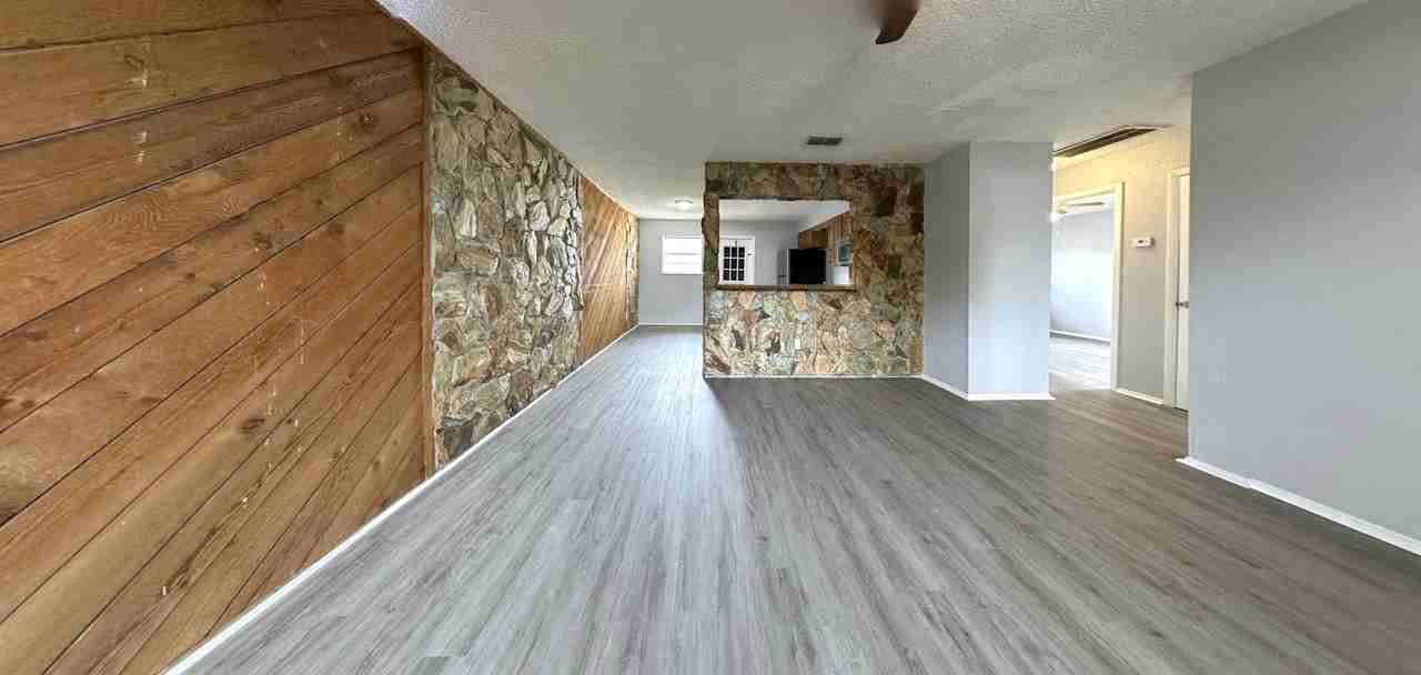 6089 72nd ave,  Unit b Pinellas Park, FL 33781 - Photo 3 of 21