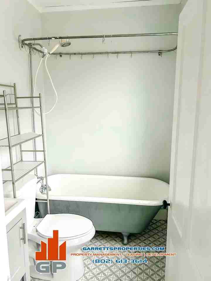 100 Maple Avenue - Photo 3 of 8