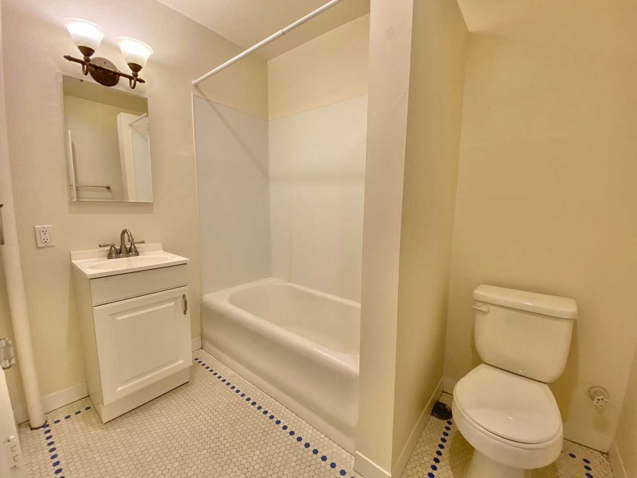 Belmont Apartments - Photo 7 of 8