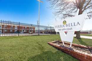 You will love this updated 1 bed, 1 bath! - Photo 1 of 1