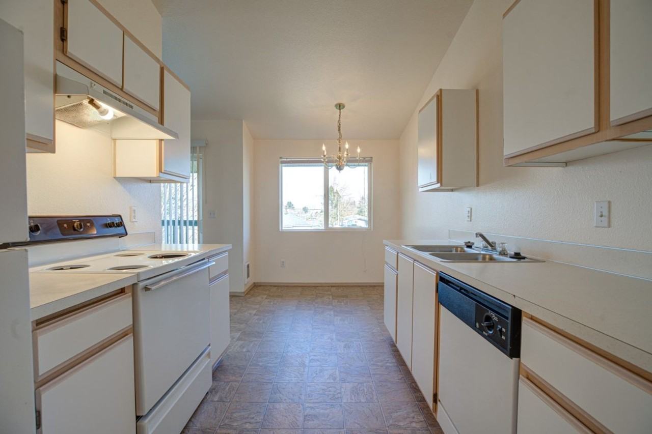 #294 FIELDSTONE APARTMENTS - Photo 2 of 18