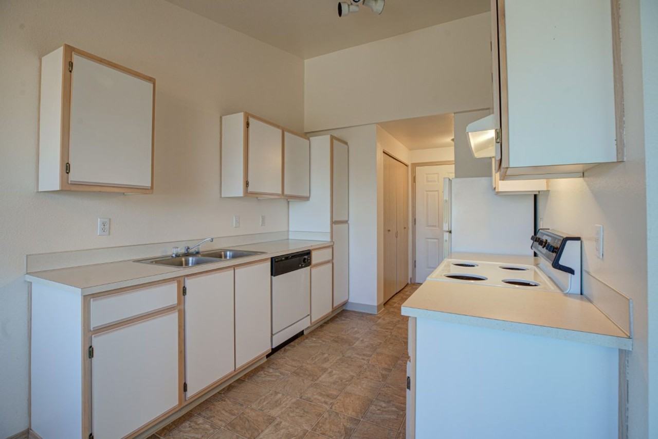 #294 FIELDSTONE APARTMENTS - Photo 4 of 18