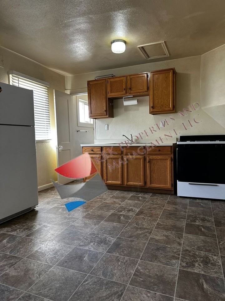 Goodwin-515-515 1/2 Ross - Photo 3 of 9