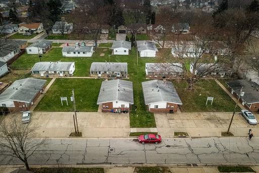 MAPLE RIDGE - Photo 2 of 17