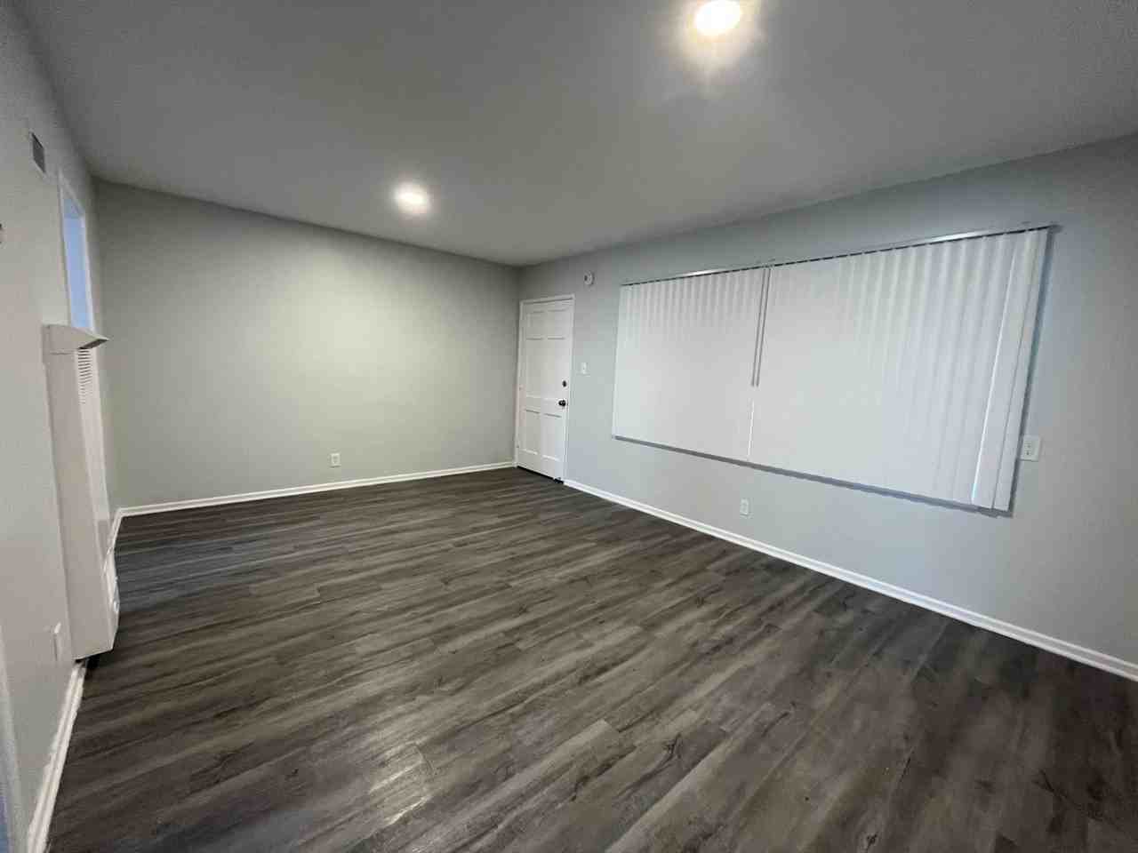 7056 Lanewood Ave - Photo 6 of 26