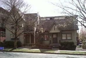 featured image of 962 964/966 E 18th Ave