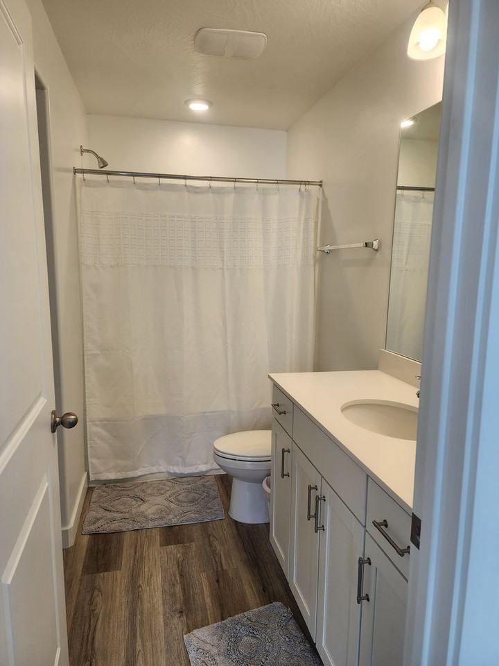 379 W 2050 N - Photo 5 of 32