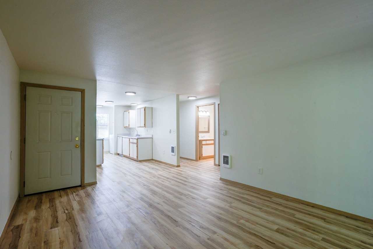 7823 NE Fourth Plain Blvd - Photo 3 of 40