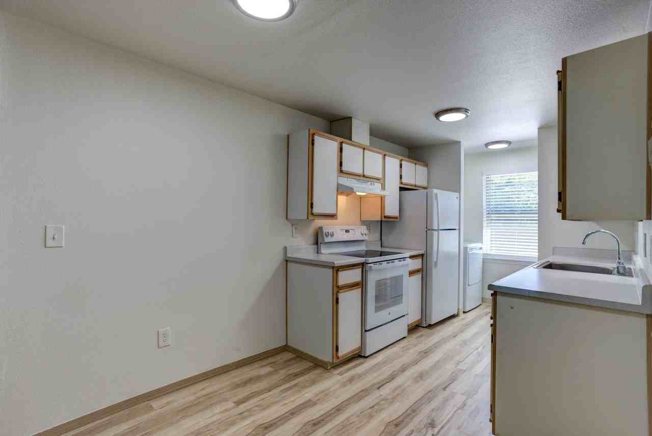 7823 NE Fourth Plain Blvd - Photo 5 of 40