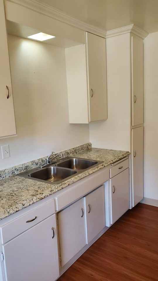 48-0305 - Photo 2 of 6