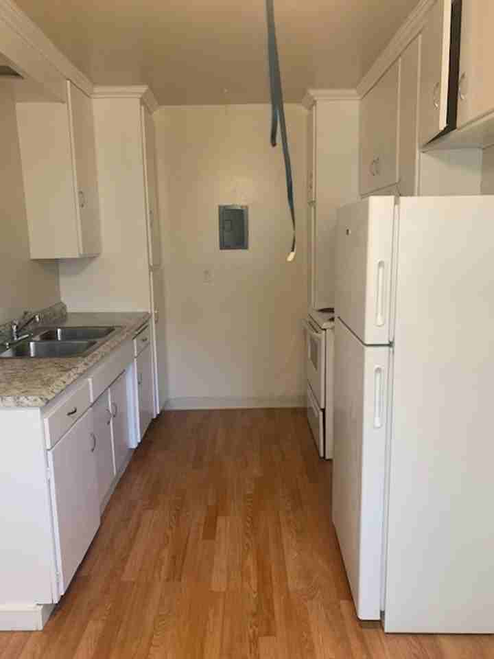 48-0305 - Photo 3 of 6