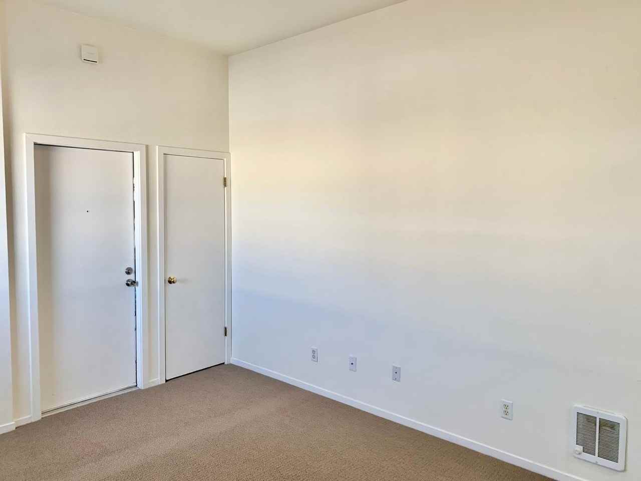 582 Grove Street - Photo 3 of 10