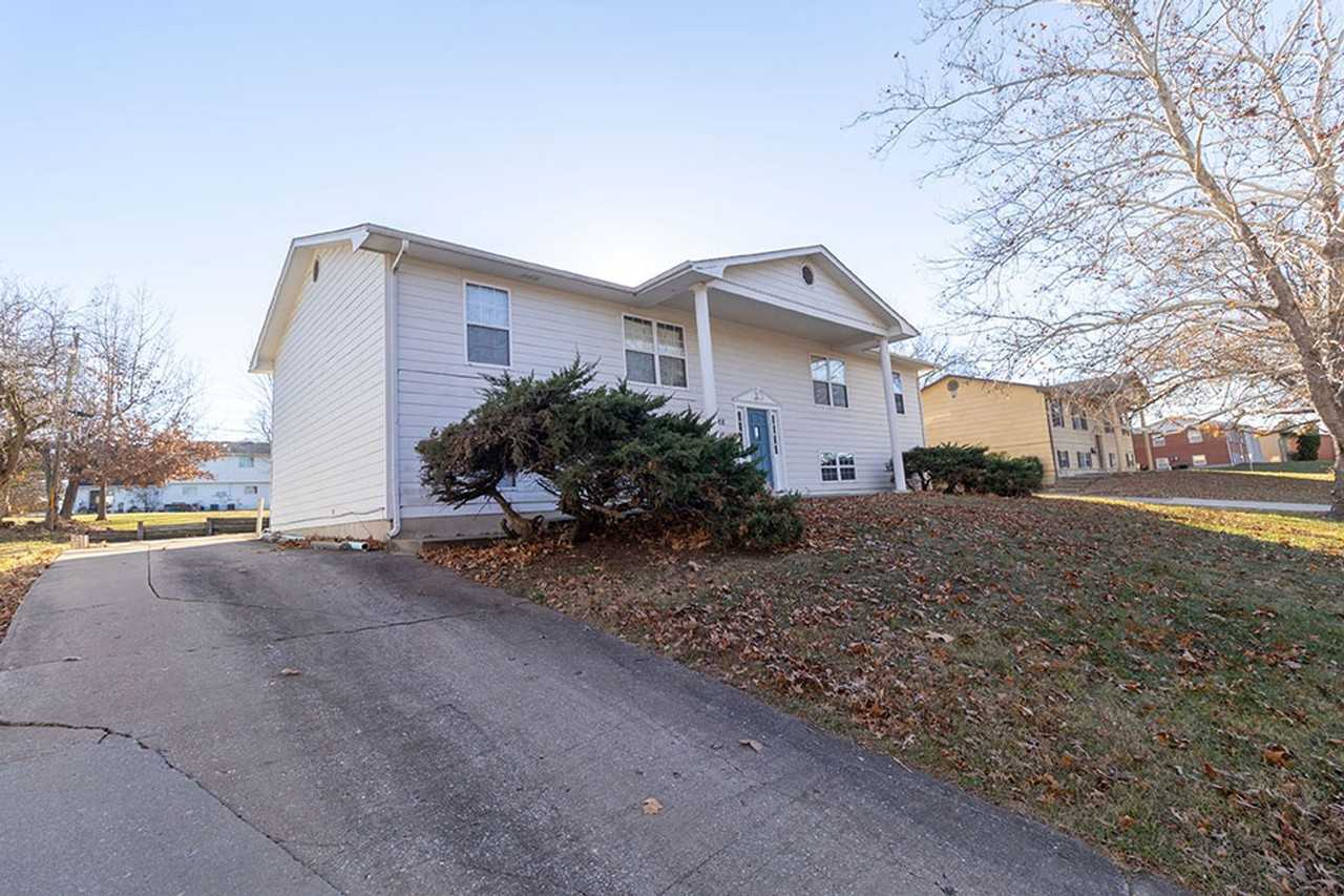 2908 Leeway Dr - Photo 3 of 5