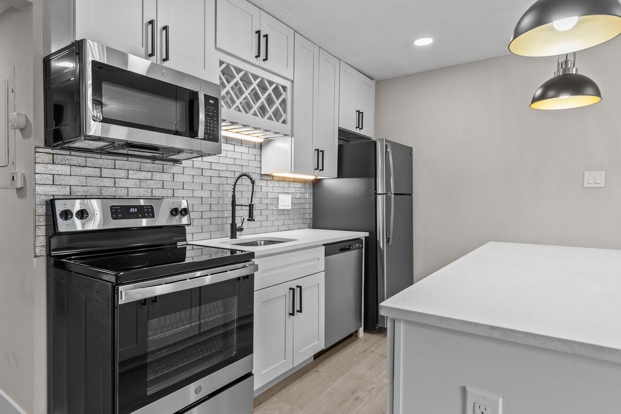 10820 Big Bend Road - Photo 6 of 19