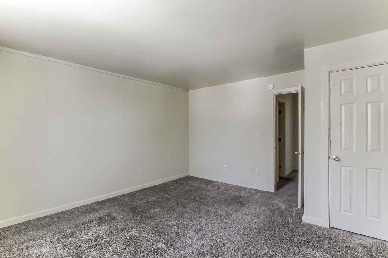 1800 Lehman St. - Photo 3 of 46