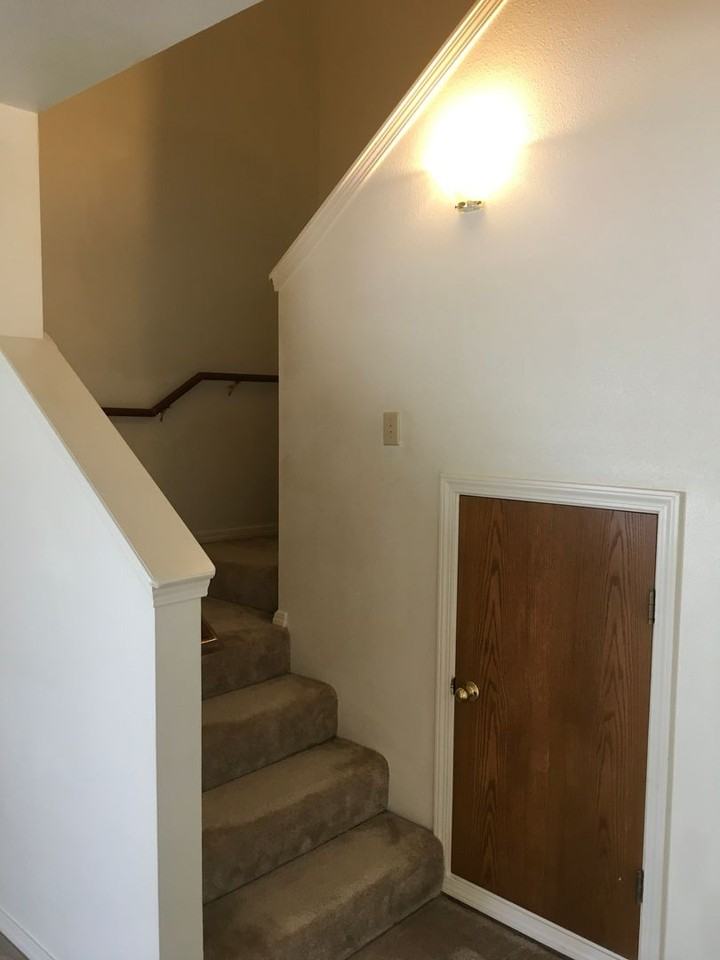 1124 BURTON COURT - Photo 3 of 25