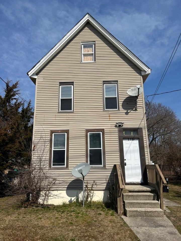 116 W Pleasant Ave - Photo 2 of 8