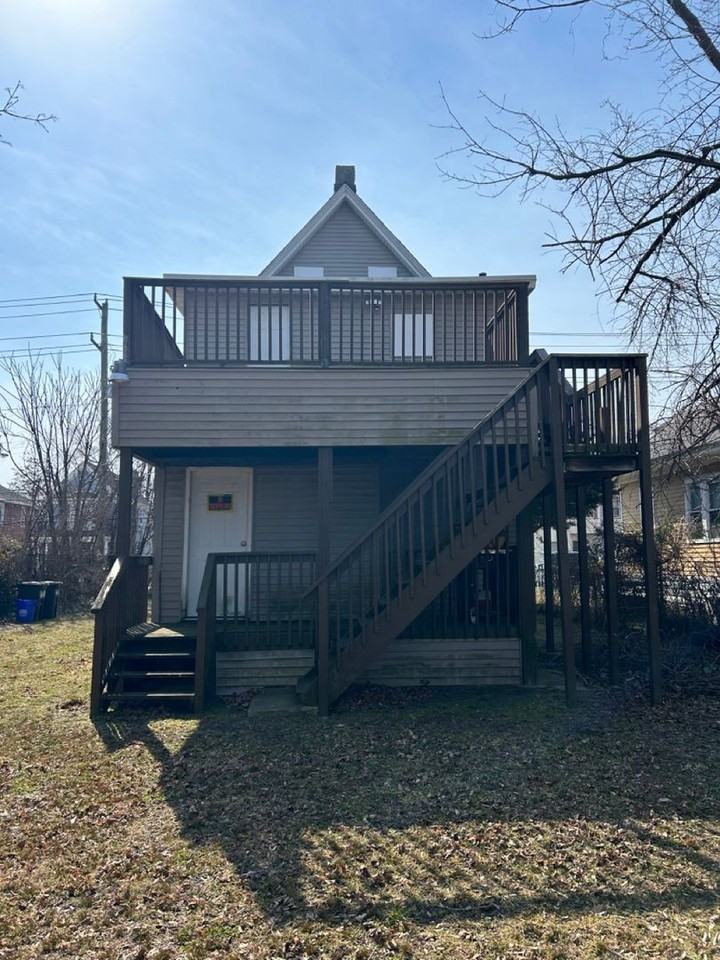 116 W Pleasant Ave - Photo 3 of 8