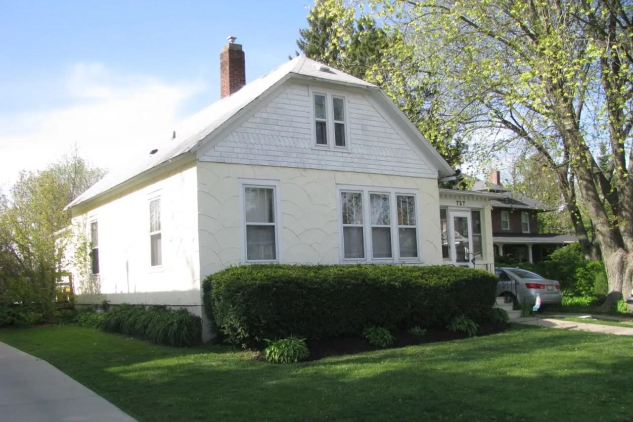 727 Dekalb Ave - Photo 2 of 10