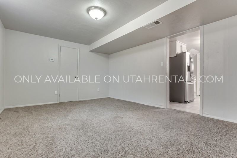 322 E Robert Ave #2 - Photo 3 of 11