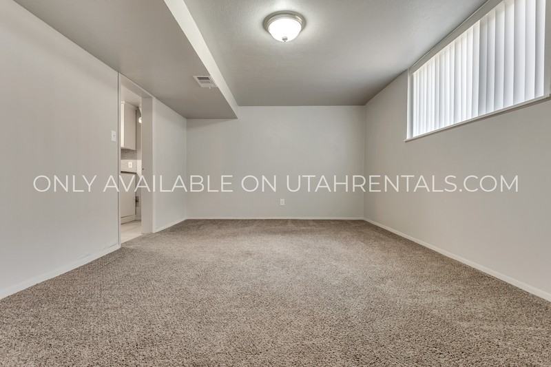 322 E Robert Ave #2 - Photo 4 of 11