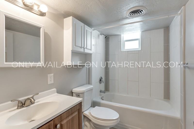 322 E Robert Ave #2 - Photo 7 of 11