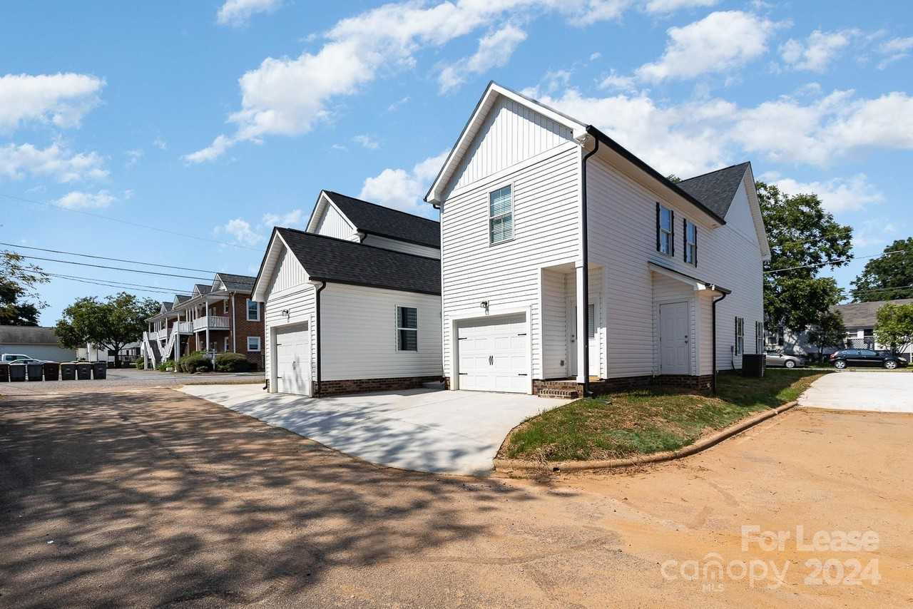 119 W G St, Kannapolis, NC 28081 3 Bedroom Apartment for 1,595/month