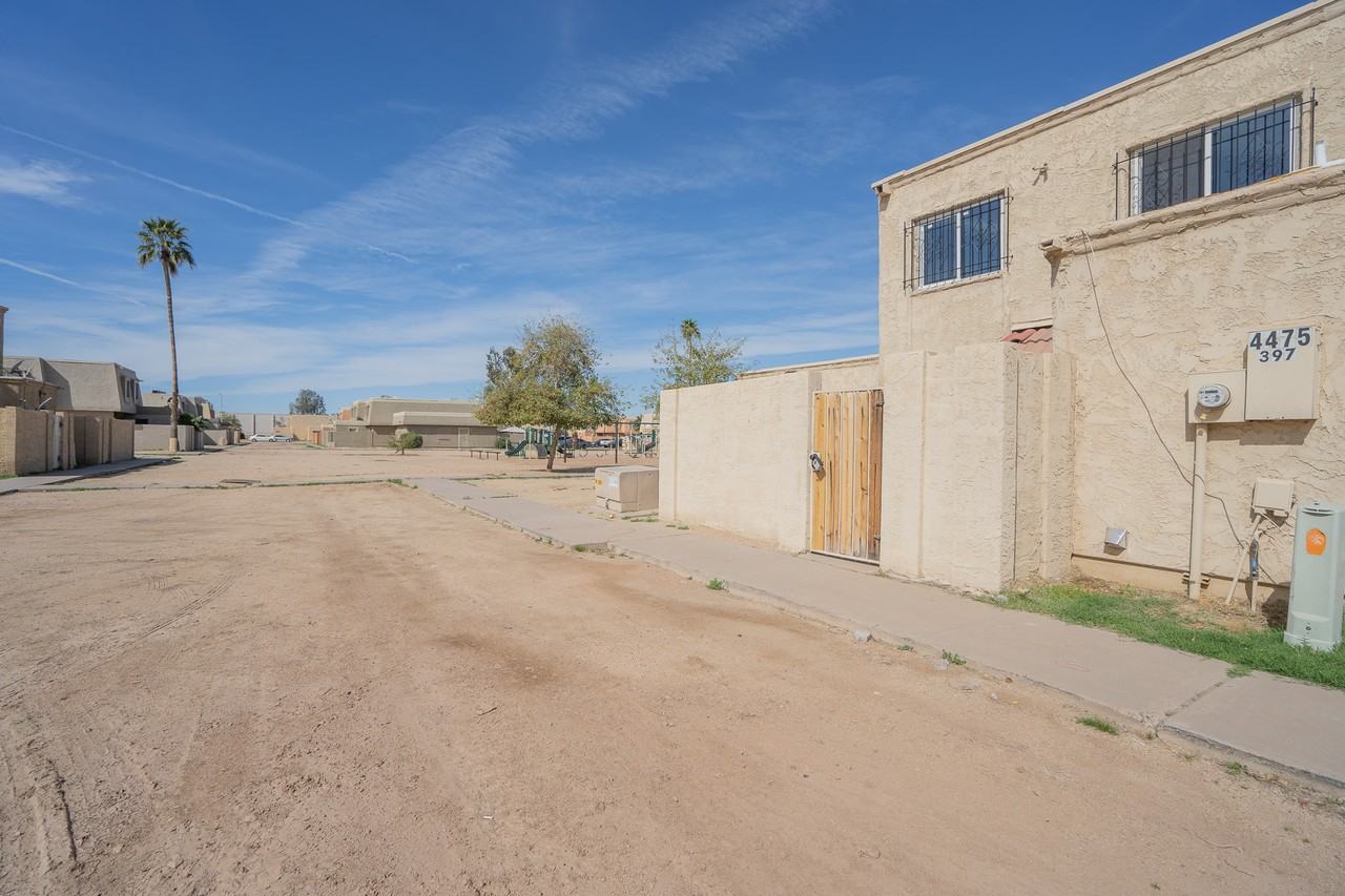 4475 E Wood St - Photo 3 of 17