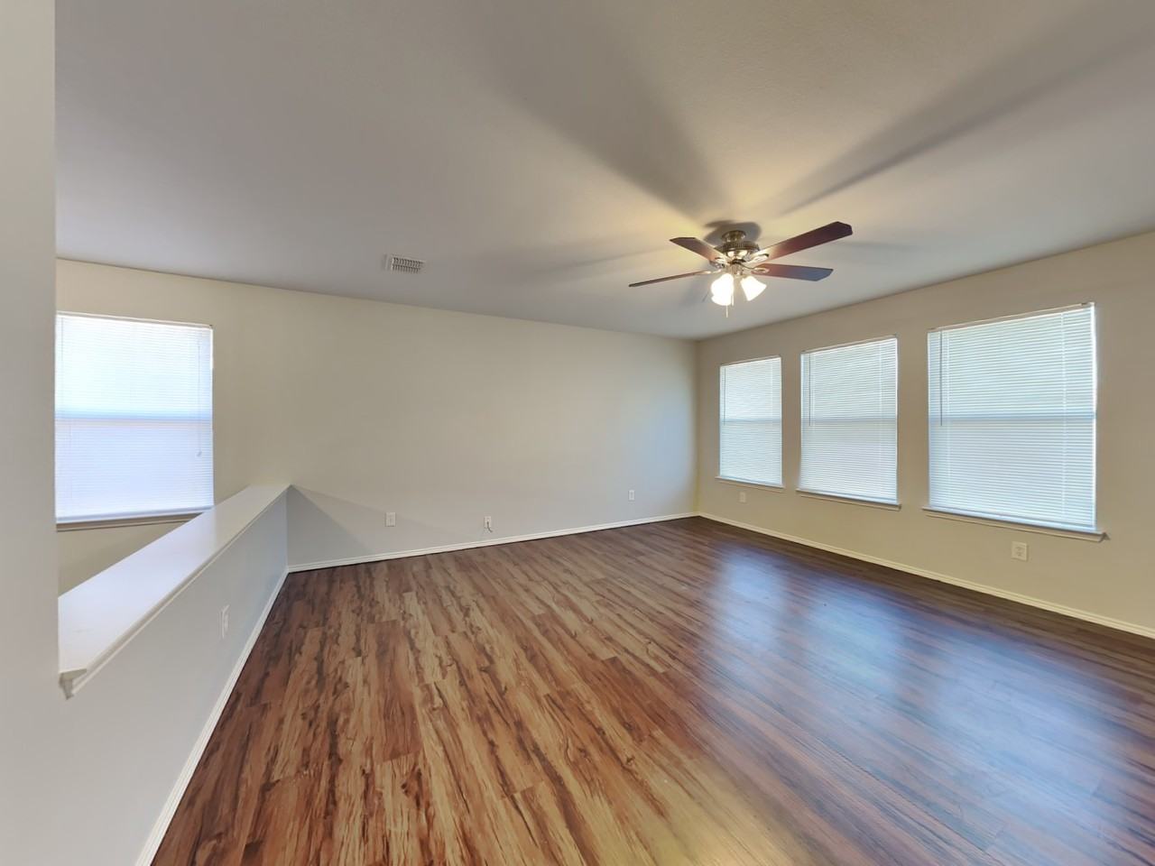 2712 Murphy Dr - Photo 2 of 22