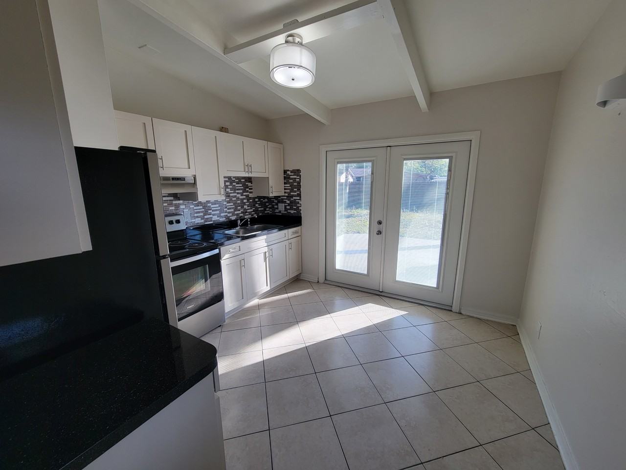 1212 Windermere Way - Photo 4 of 18