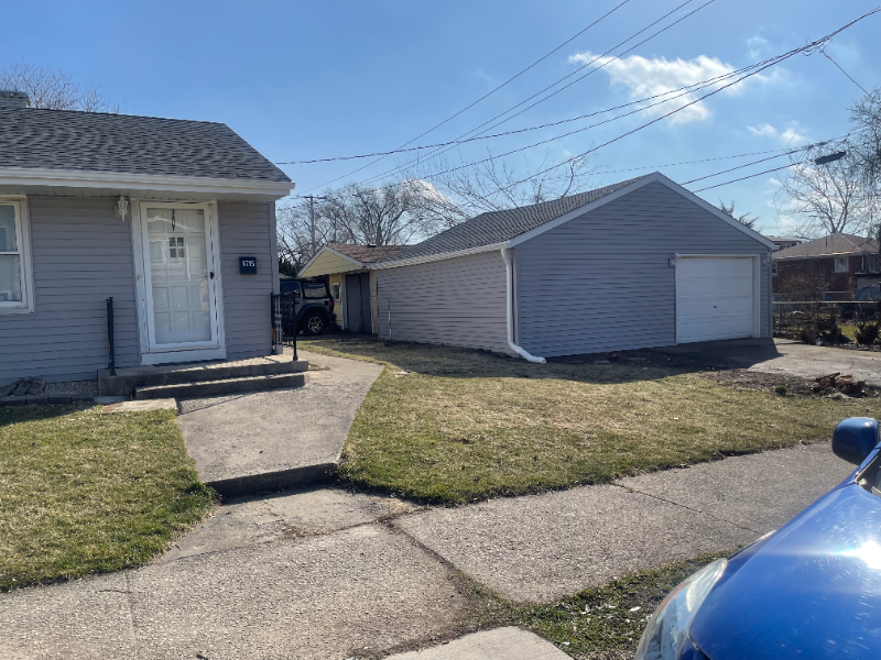 8745 45th St - Photo 2 of 11