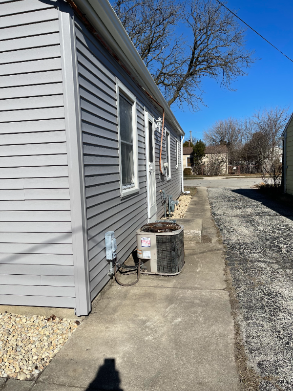 8745 45th St - Photo 3 of 11