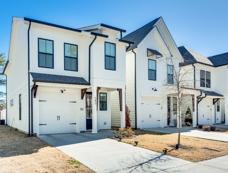 540 Taffy Way - Photo 3 of 35