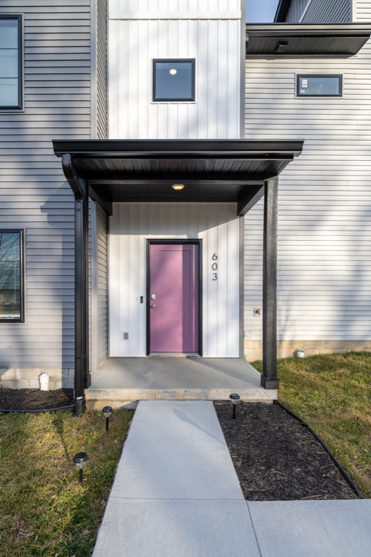 603 E Miller Dr - Photo 2 of 39