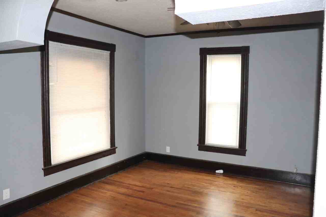 1327 Sw Lincoln St - Photo 7 of 12