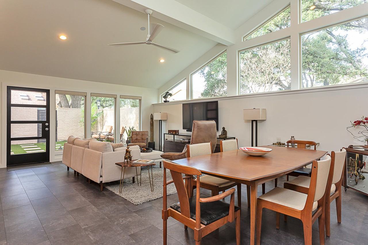 8107 West Court - Photo 2 of 42