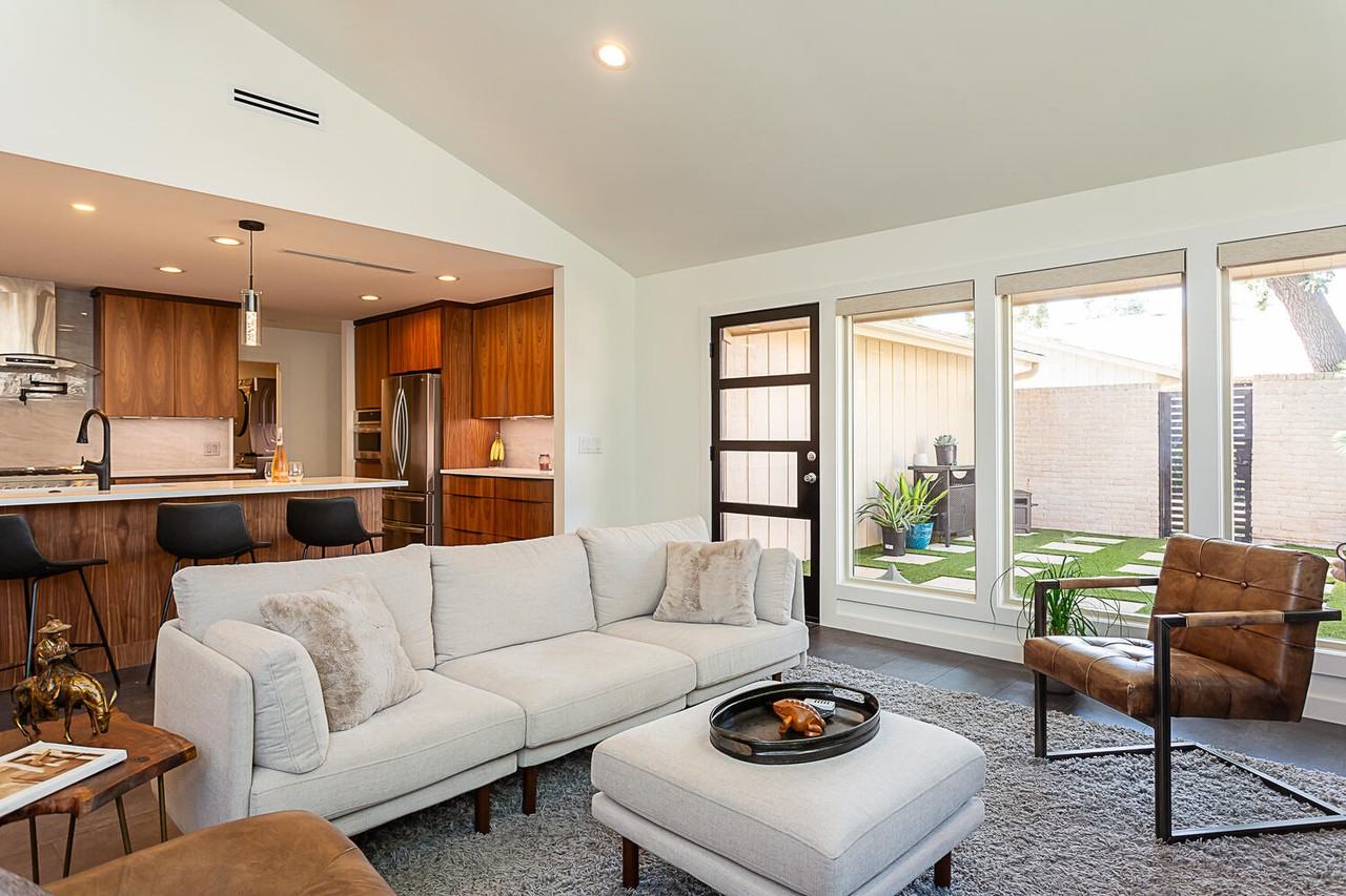 8107 West Court - Photo 3 of 42