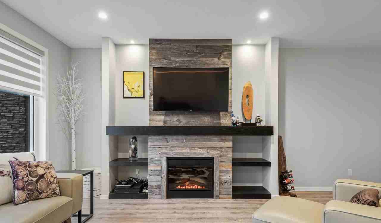 228 Park East Drive, Winnipeg, MB R3Y 1N3 3 Bedroom House for 2,397