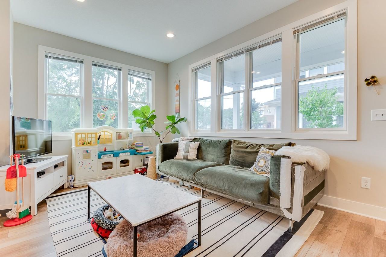140 Dale St N #1 - Photo 6 of 16