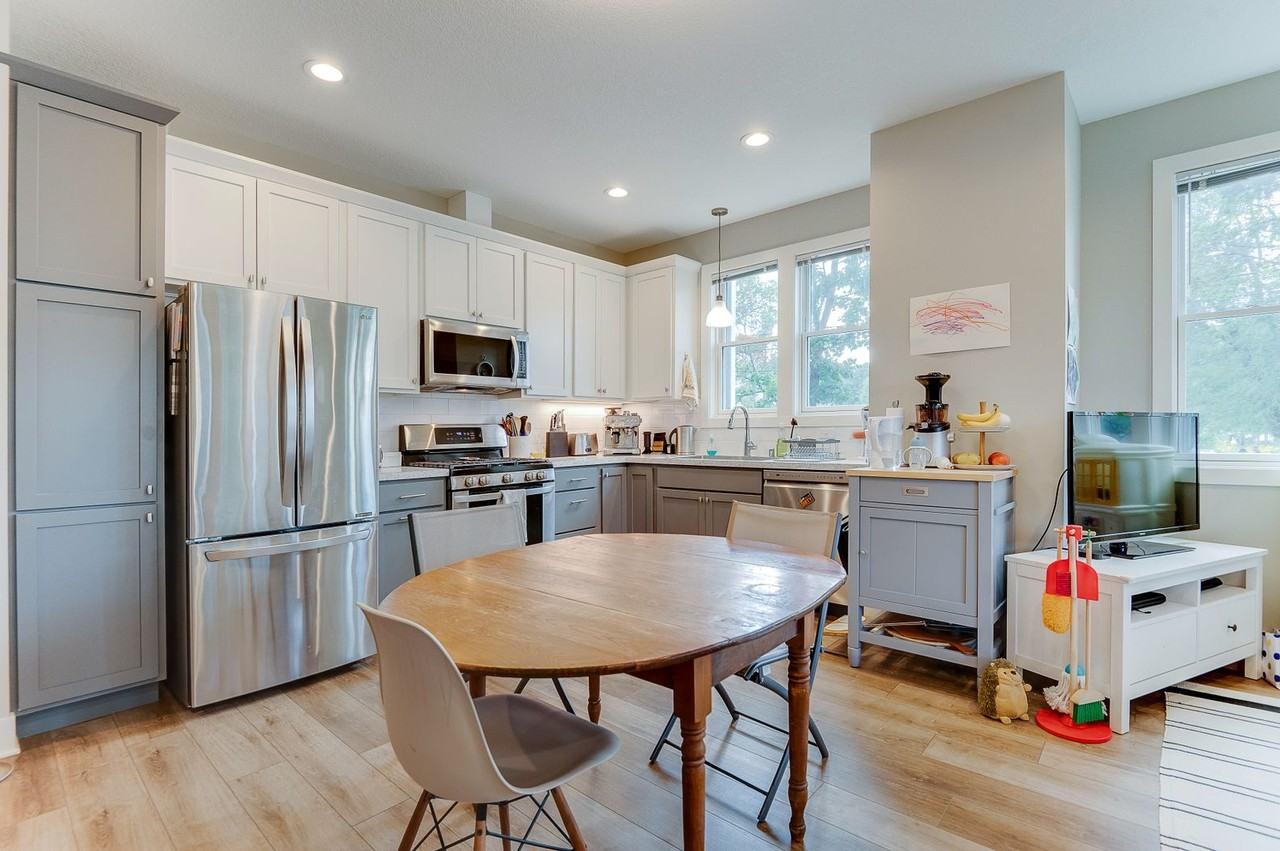 140 Dale St N #1 - Photo 7 of 16