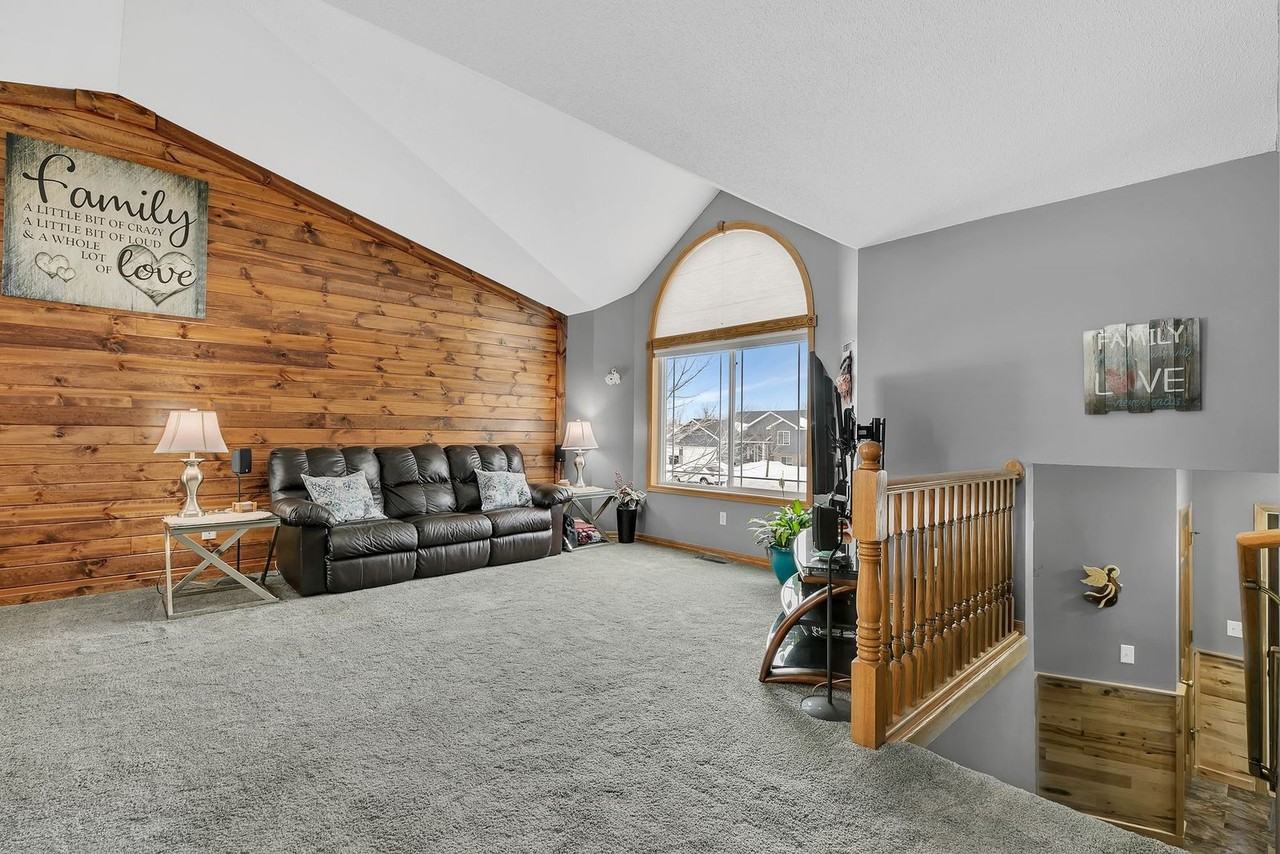 328 7th Ave S #NA - Photo 2 of 18