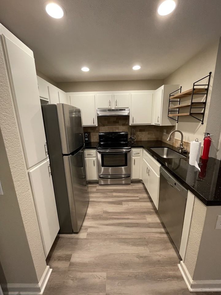 2505 San Gabriel Way #203 - Photo 3 of 21
