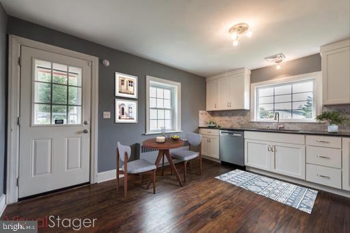 126 S Walnut St - Photo 3 of 10