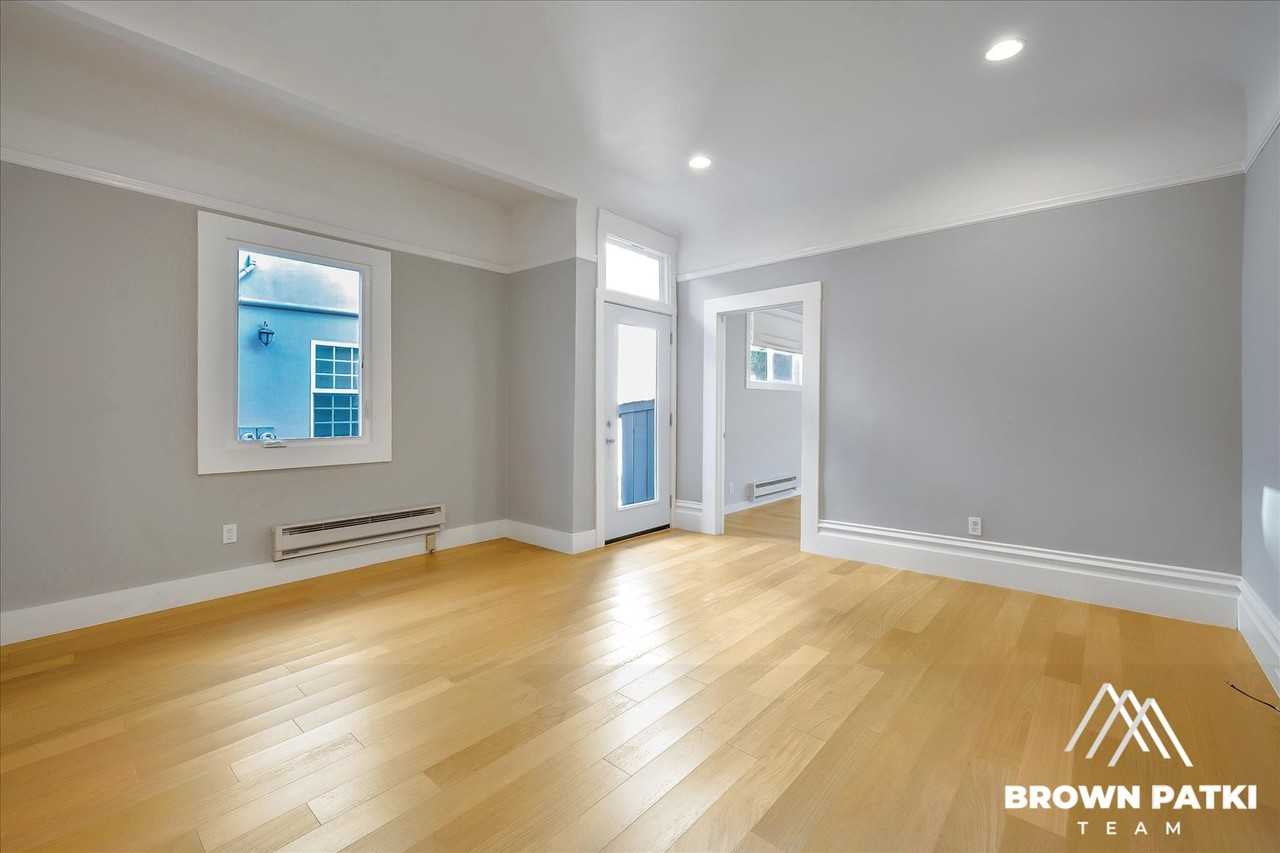 2345 Jackson St #2 - Photo 3 of 13