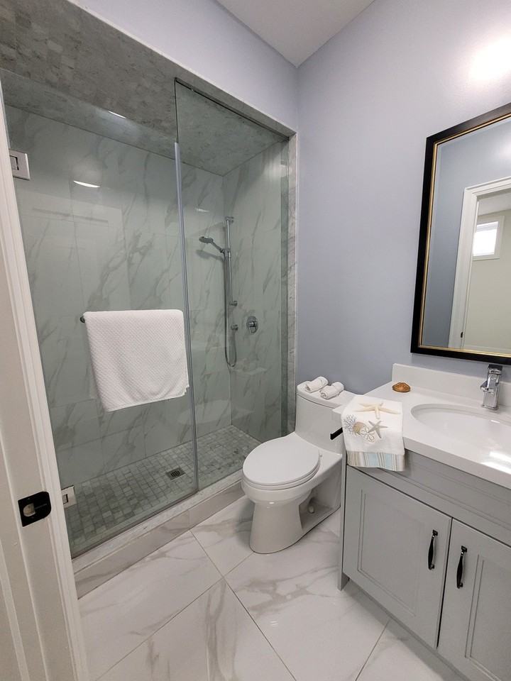 82 Nipigon Ave - Photo 3 of 13